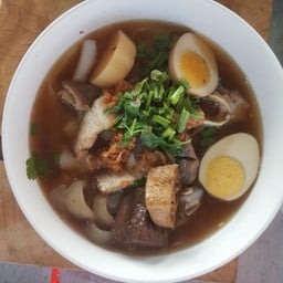 จั๊บไหมจ๊ะ ก๋วยจั๊บหมูน้ำข้น/ญวน ข้าวขาหมู คุ้มเกล้า