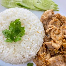 ผัดกระเทียมพริกไทย+ข้าว