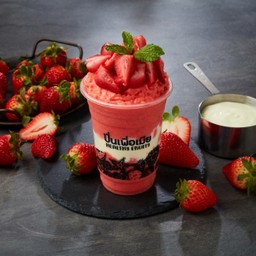 สตรอเบอร์รี่ + โยเกิร์ต