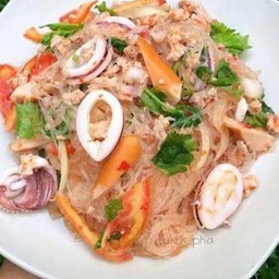 ยำรวมมิตรใส่วุ้นเส้น