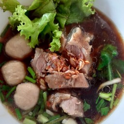 ก๋วยเตี๋ยวหมูตุ๋น