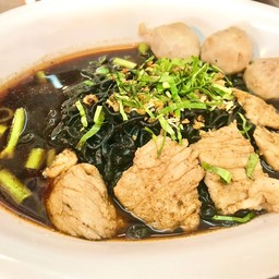 บะหมี่ชาร์โคลเนื้อ