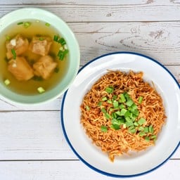 หมี่หุ้นกระดูกหมู(เส้นหมี่+น้ำซุป)