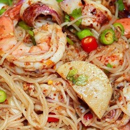 ยำขนมจีน ทะเล (ใส่ปลาร้า)