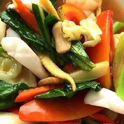 ข้าวราดผัดผักรวม