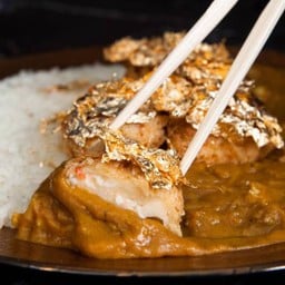 ข้าวแกงกะหรี่ญี่ปุ่นเคลือบทอง 24k