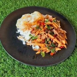 ข้าวกะเพราเนื้อสับ