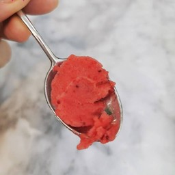 ไอศครีมสตรอเบอรี่มะแขว่น