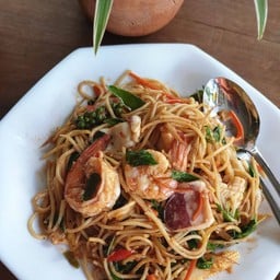 สปาเก็ตตี้ขี้เมากุ้ง