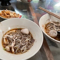 เล็กหมูตก ไม่ผัก อิอิ