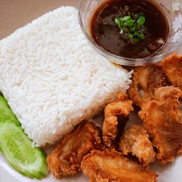 ข้าวไก่กรอบแจ่วแซ่บ