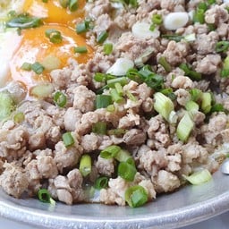ไข่กระทะ : หมูสับ นวลๆ ไม่ทีรส พอใช้ได้จ๊ะ