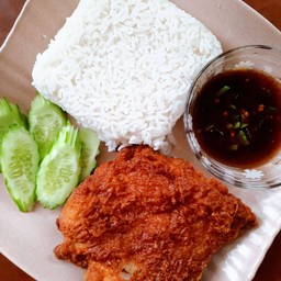 ข้าวไก่ใหญ่แจ่วแซ่บ