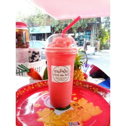 ร้านน้ำปั่น MAY Lody (ตลาดฝาครอบครอง)