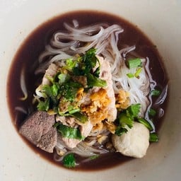 ก๋วยเตี๋ยวหมูน้ำตก