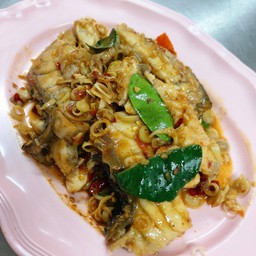 เนื้อปลากะพงผัดตะไคร้