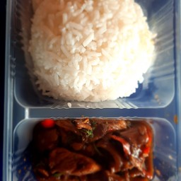 ข้าวผัดกระเพราหมูสับ