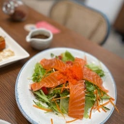 On the Table โรบินสันลาดกระบัง