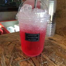 น้ำแดงโซดา