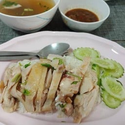 ร้านเตี๋ยวข้าวมันไก่ตาไล้