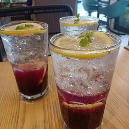 RASPBERRY CREAM SODA