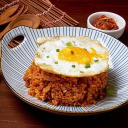 ข้าวผัดกิมจิ ไข่ดาว
