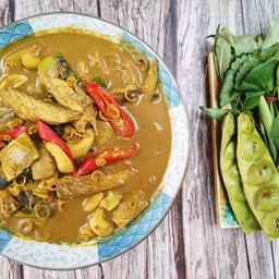 แกงเคยปลามะม่วงหิมพานต์