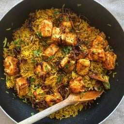 Masala Paneer Pulao with raita ข้าวผัดเครื่องเทศอินเดียแบบที่สดหมักเครื่องเทศ + นมเปรี้ยวทรงเครื่อง