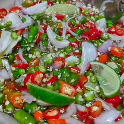 พริกน้ำปลาของทางร้าน เพิ่มฟรีจ้า