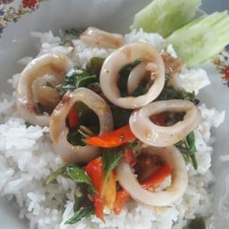 ป้าทรอาหารตามสั่ง