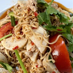 ยำมาม่าหมูสับ