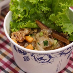 ข้าวผัดปู ก๋วยเตี๋ยวคั่วไก่ หอมข้าว ตลาดอยู่สอาด ศรีนครินทร์ 53