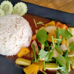 ผัดเปรี้ยวหวาน เนื้อ,กุ้ง,หมึก+ไข่ดาว