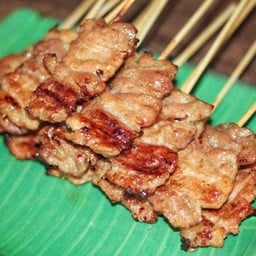 หมูปิ้ง  20 ไม้ (ฟรีน้ำจิ้มสูตรเด็ด)