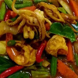 บ่าววีอาหารป่า @ ตามสั่งรสเด็จหลังป้อมเก็ตโฮ่