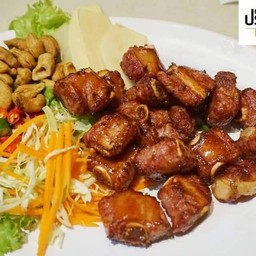 แหนมซี่โครงหมูทอด