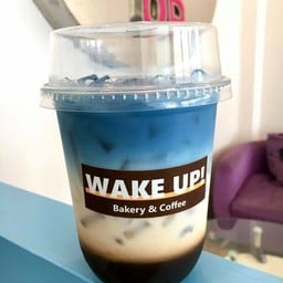 อัญชันคาเฟลาเต้เย็น