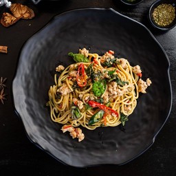 สปาเก็ตตี้กระเพราหมู