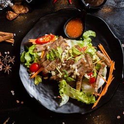 สเต็กยำหมูย่าง