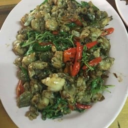 ผัดกระเพรากบ