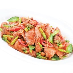 เนื้อปลาช่อนผัดพริกแกง