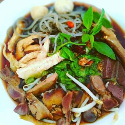 อรพิณ ข้าวมันไก่ ก๋วยเตี๋ยวไก่มะระ