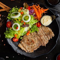 สลัดไก่ย่าง