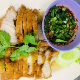 สามชั้นทอด น้ำปลา