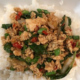 กระเพราไก่สับ