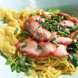 บะหมี่เกี๊ยว พิเศษ