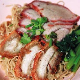 3 ก้อน หมูแดง-หมูกรอบ