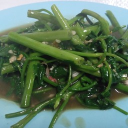 ผัดผักบุ้งไฟแดง