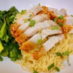 บะหมี่หมูกรอบ (พิเศษ)