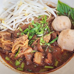 เตี๋ยวเรือเนื้อเครื่องแน่น